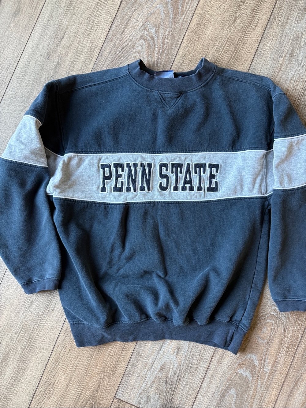 Vintage Penn State Men's Navy and Gray Crewneck Sweatshirt